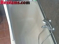Big Titty Webcam Slut Fucks Herself In The Bath