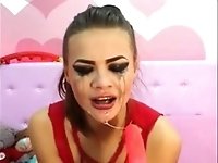 Amateur slut gags herself so her make-up is messed up