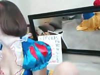 This webcam model is cosplaying Snow White and what a nice butt she's got