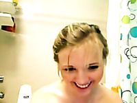 Playful all alone webcam blondie had a great time in the shower