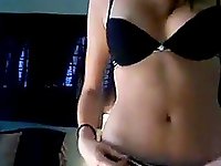 Horny teens loves to play with herself on web cam