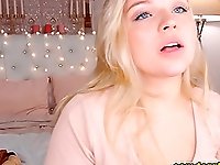 Sexy Blonde Babe Giving Pleasurable Cam Show