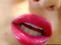 Hot babe with sexy lips teasing on the webcam