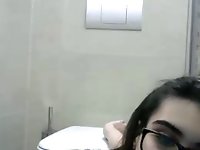 Skinny 20 yo Italian camslut shares her solo session with the entire world